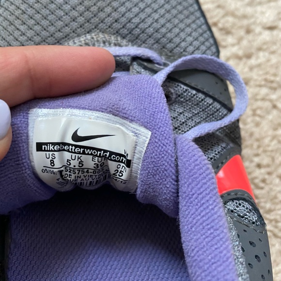 Nike running shoes - Picture 3 of 3